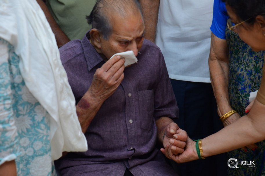 Celebrities-Pay-Homage-to-Vijaya-Nirmala-Garu